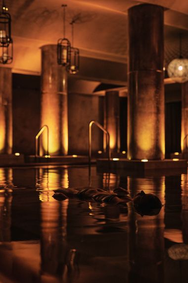 guest floating in the Kalla