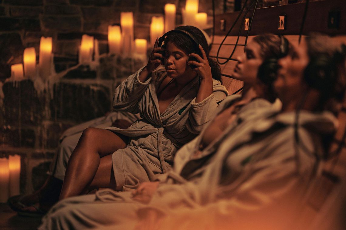 resting area at the entrance of the kalla