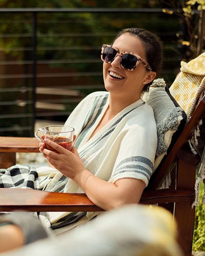 femme se reposant au spa