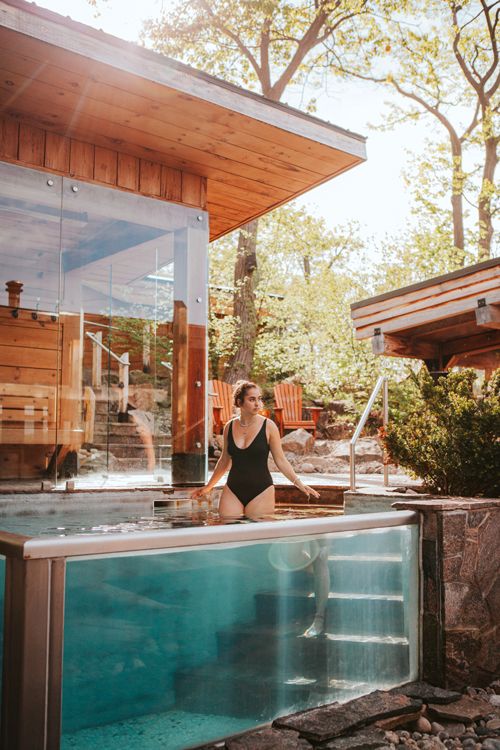 Camille entering a cold bath