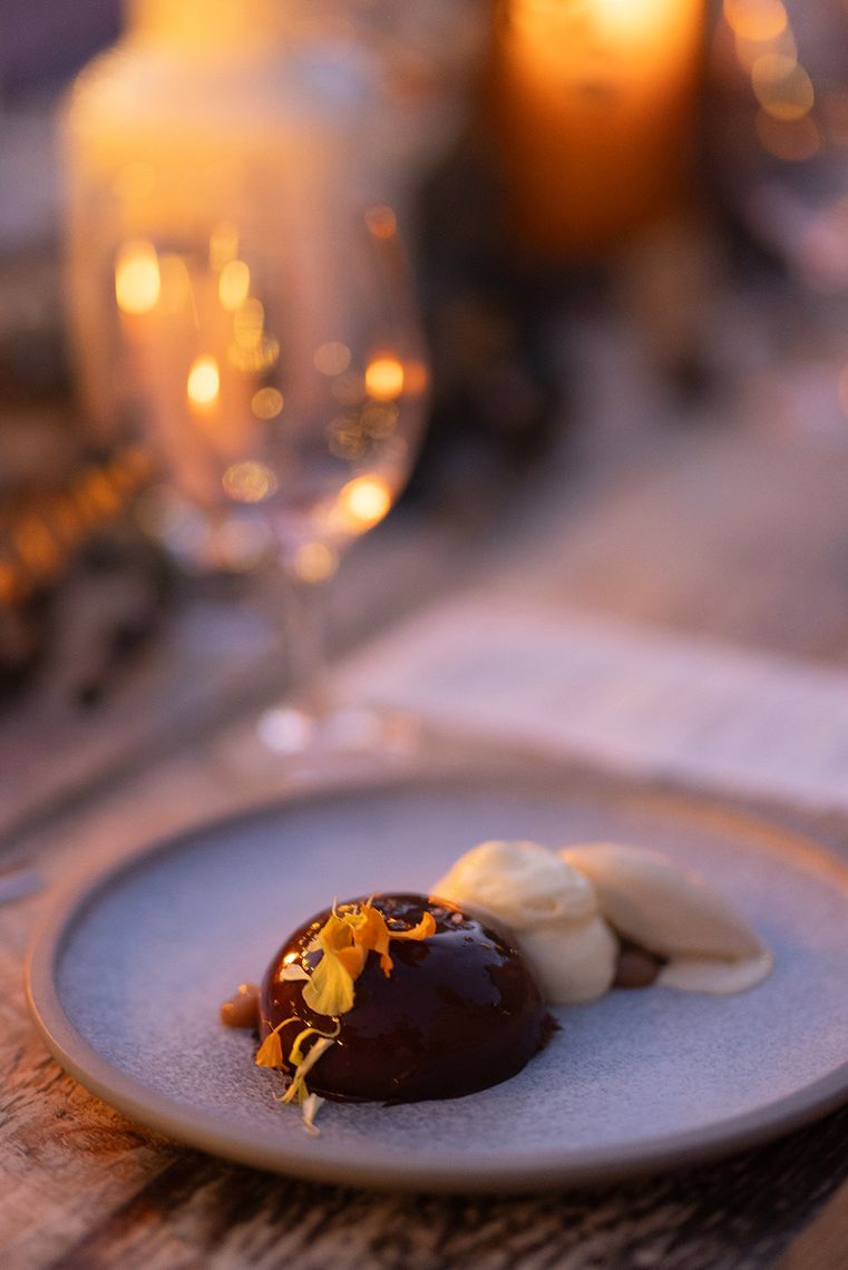 chocolate and caramel bomb, accompanied by maple and whiskey ice cream