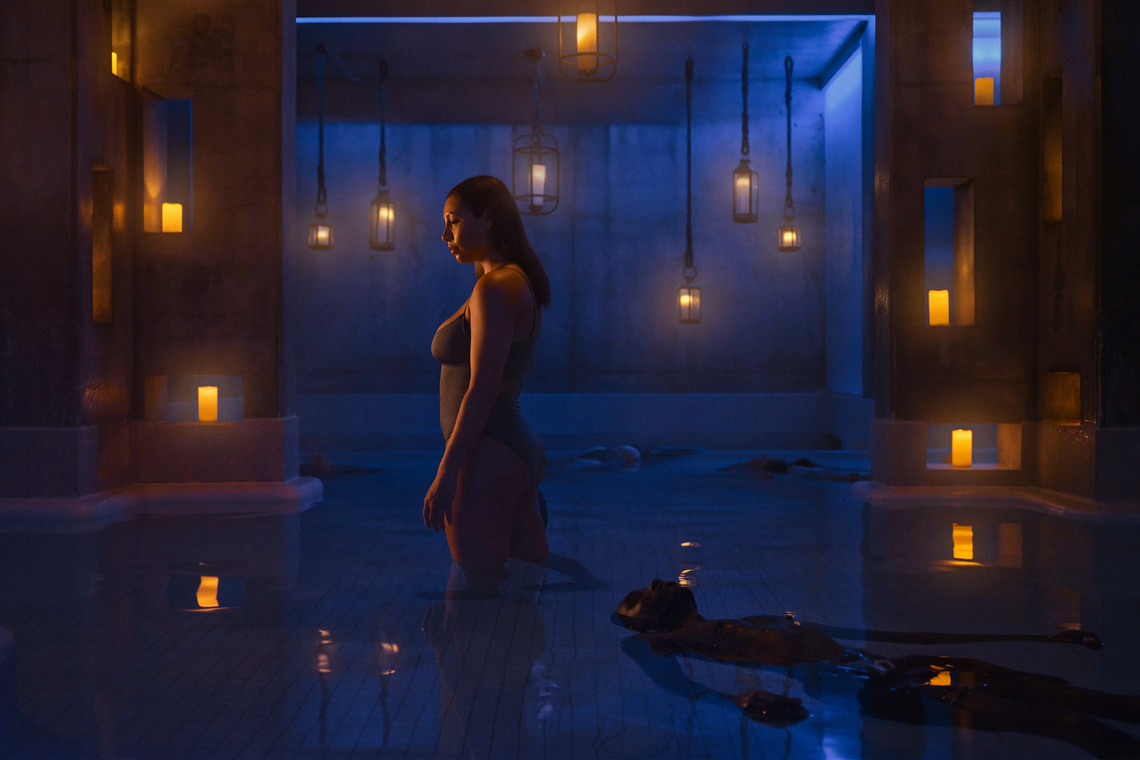 femme entrant dans le bain Kalla