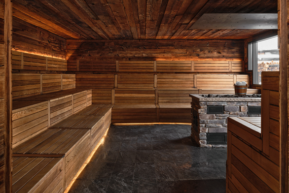 intérieur d'un sauna rituel