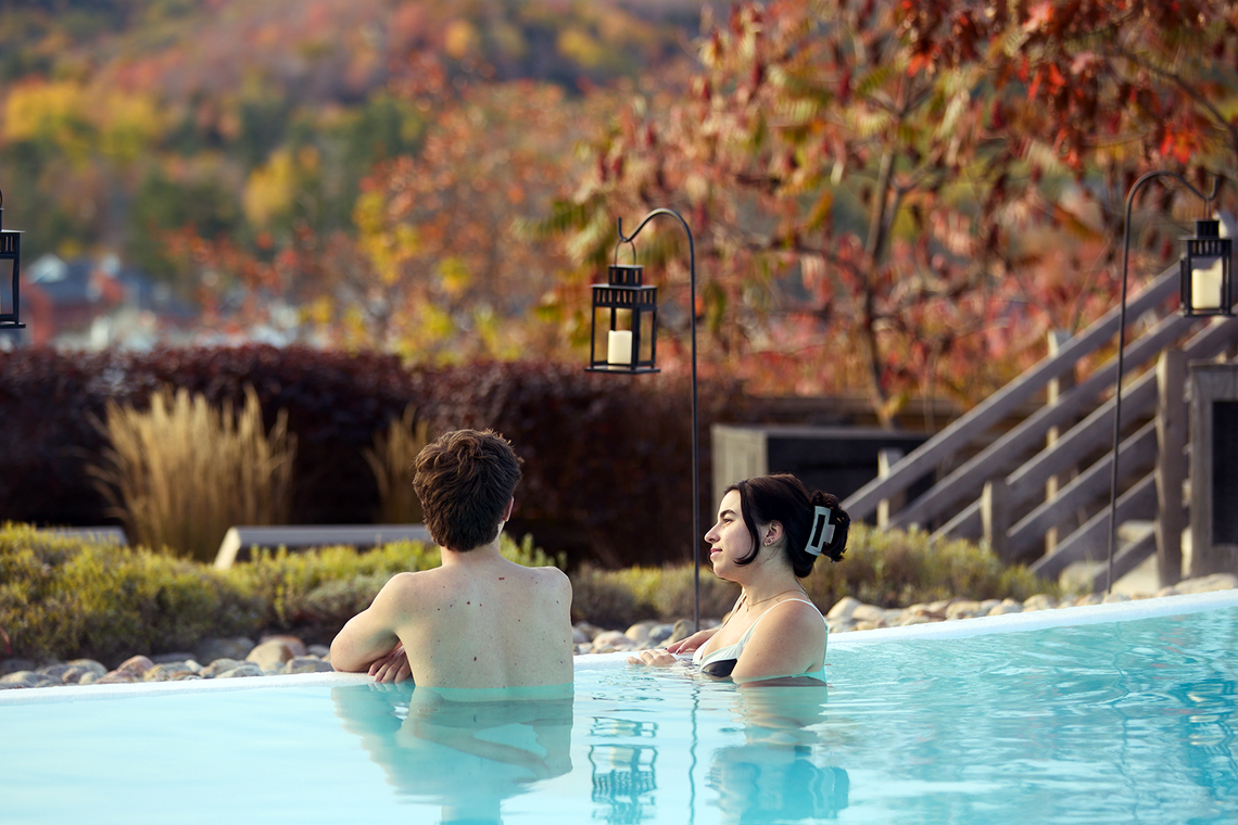 Guests in a bath, during the fall season