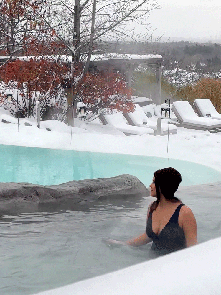 invités dans un bain thermal au spa