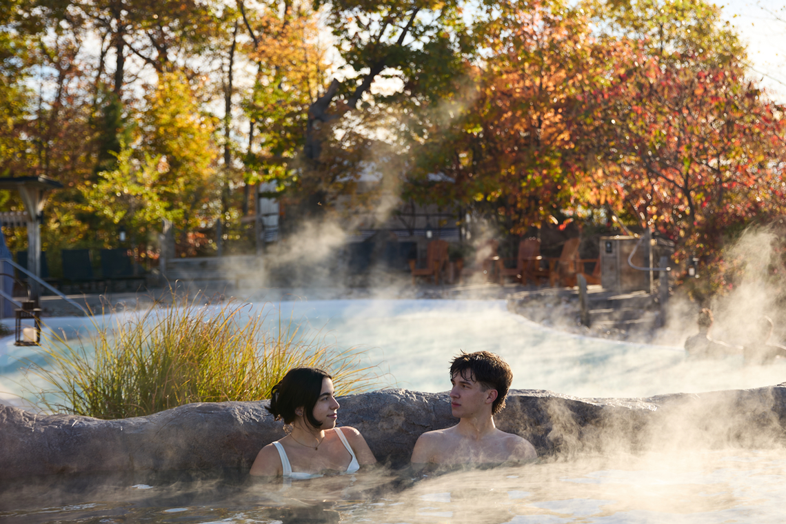 Guests in a thermal bath in autumn