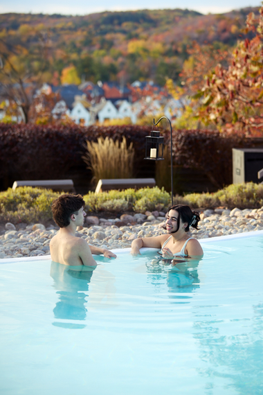 Guests in a thermal bath, in fall