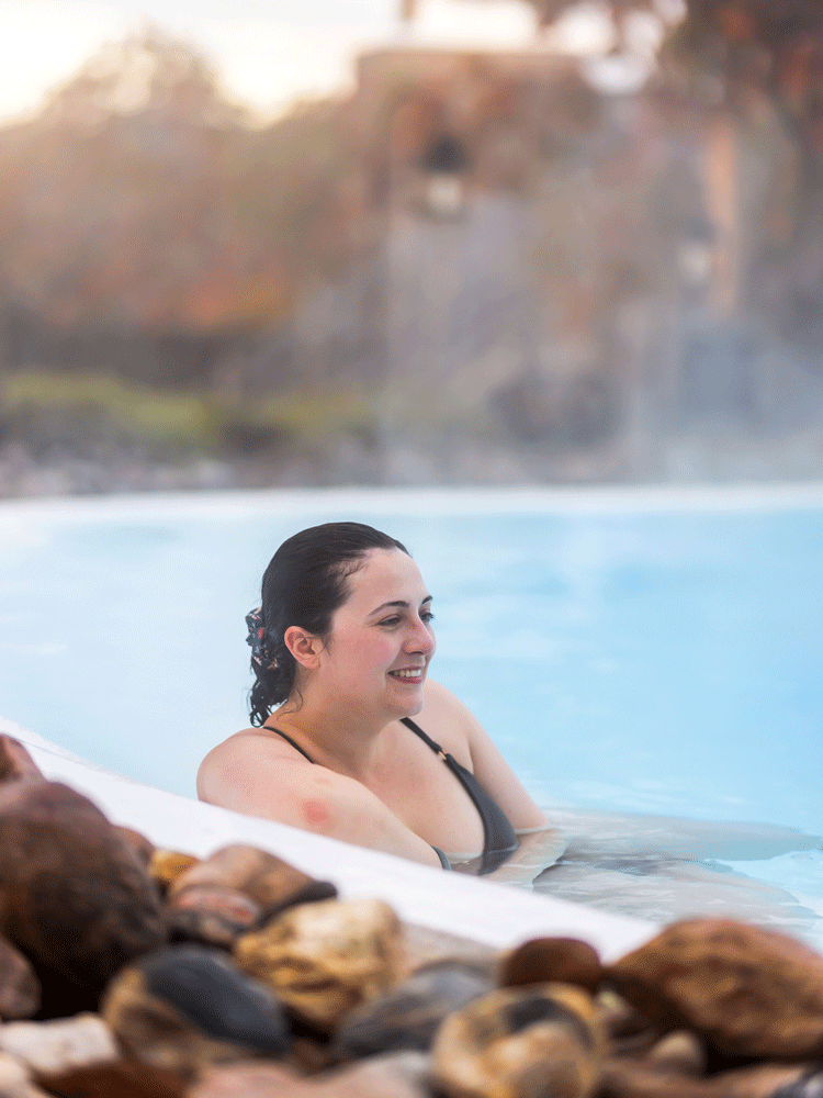 femme dans un bain panoramique