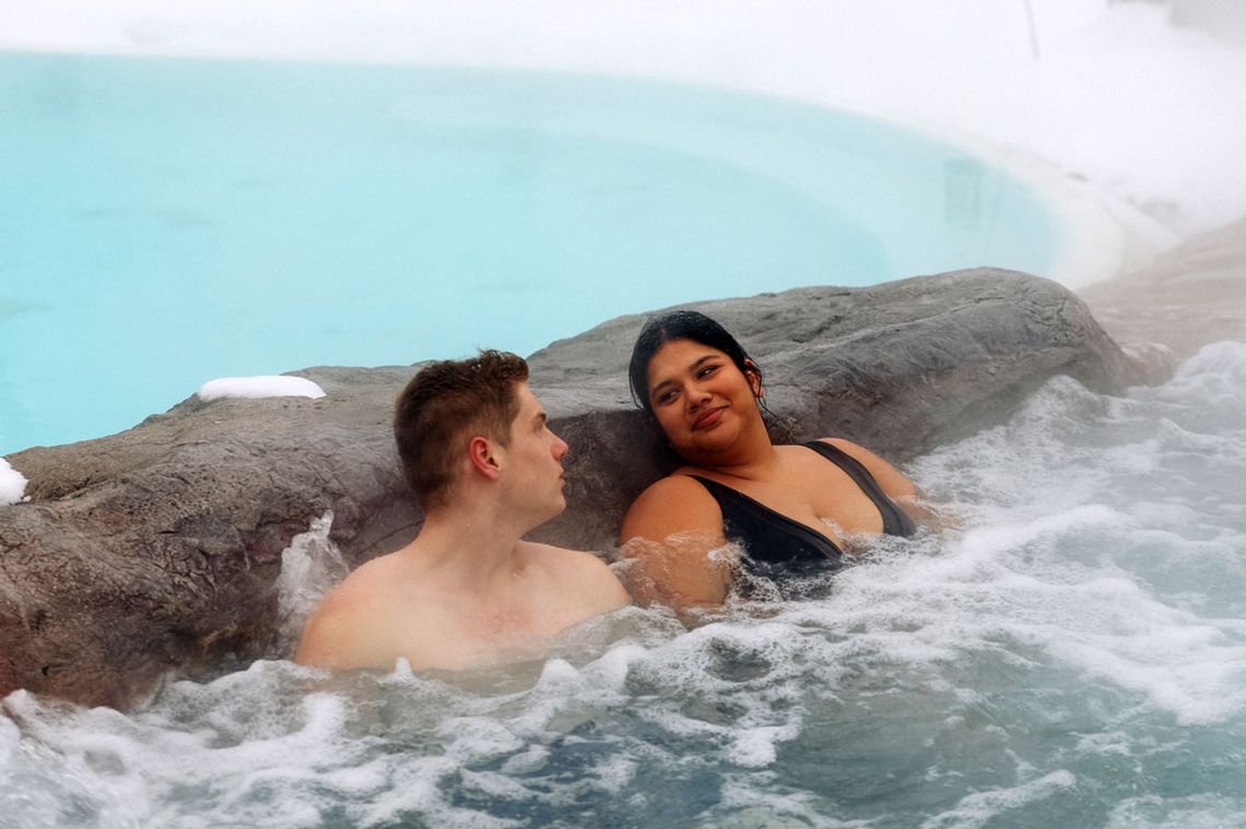 couple dans un bain à jets